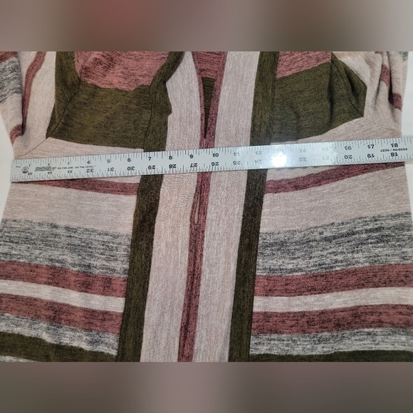 BOBEAU EXCLUSIVELY FOR STITCH FIX Size Medium Petite Long Sleeve Cardigan - Picture 2 of 14